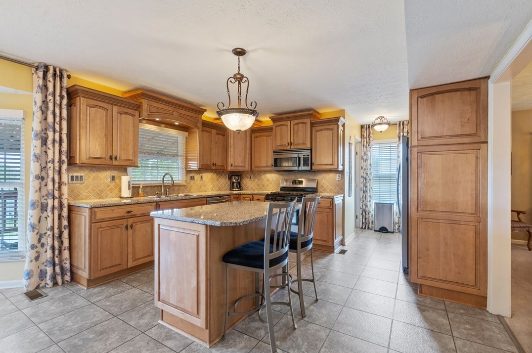 510 Leland Dr, Pittsburgh PA 15236-2757 exterior