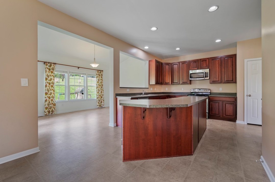 10861 Gasson Dr, North Huntingdon PA 15642-8878 exterior