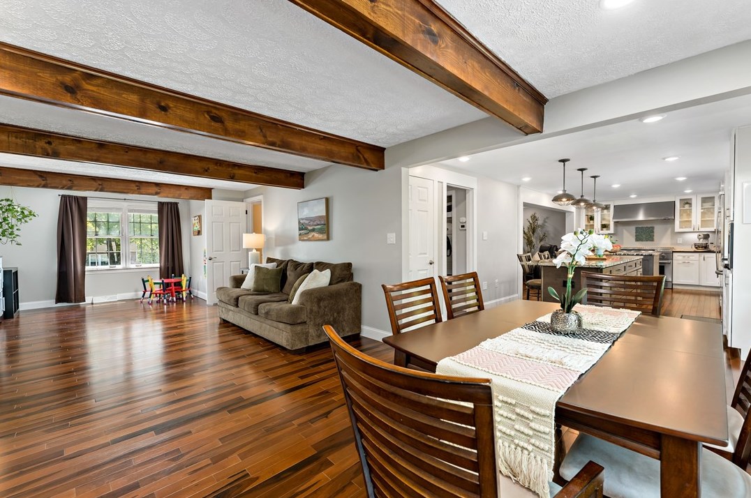 604 Parliament Dr, Moon Twp PA 15108-3276 exterior