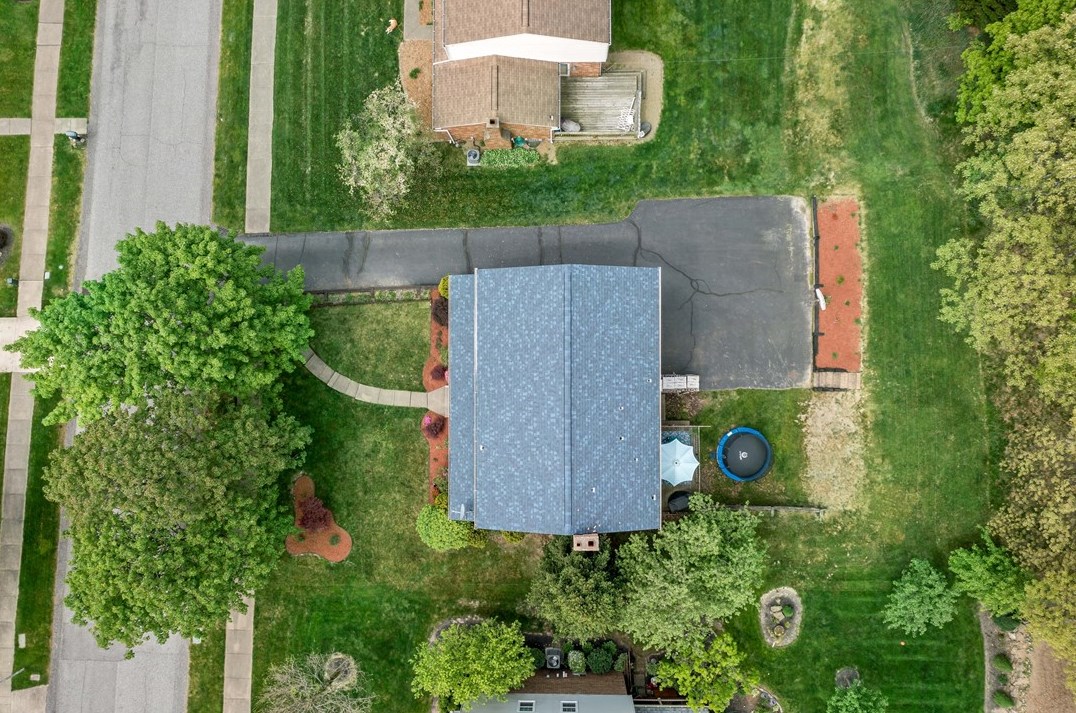 604 Parliament Dr, Moon Twp PA 15108-3276 exterior