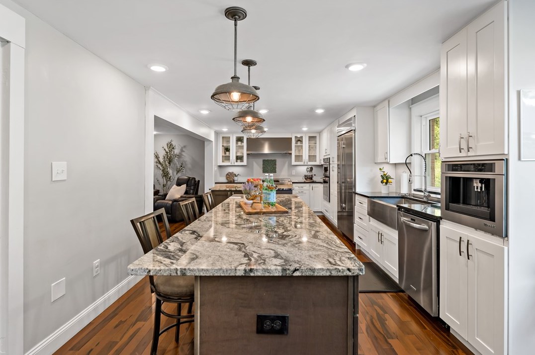 604 Parliament Dr, Moon Twp PA 15108-3276 exterior