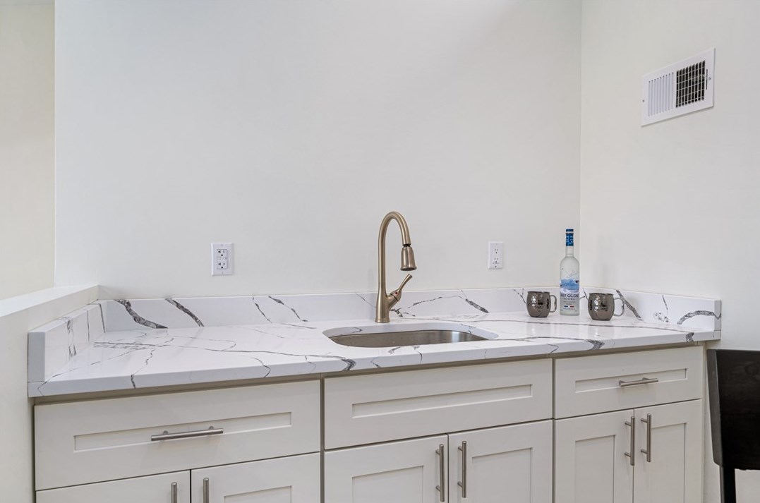 5221 Duncan St, Pittsburgh PA 15201-2431 exterior