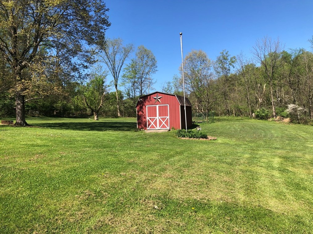 165 Whigham Rd, New Stanton, PA 15672
