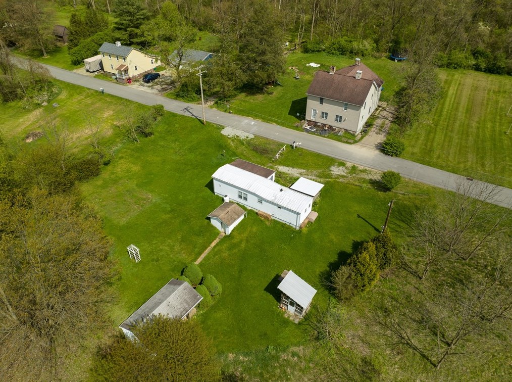 138 Mutual Patch Rd, Greensburg PA  15601-6373 exterior