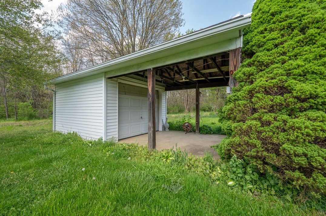 138 Mutual Patch Rd, Greensburg PA  15601-6373 exterior
