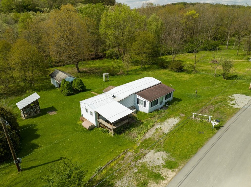 138 Mutual Patch Rd, Greensburg PA  15601-6373 exterior