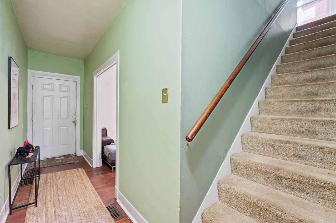 4744 Kincaid St, Pittsburgh PA 15224-1215 exterior