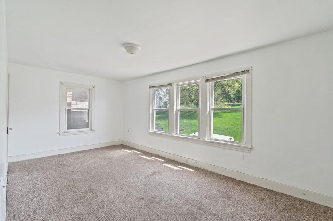 4744 Kincaid St, Pittsburgh PA 15224-1215 exterior