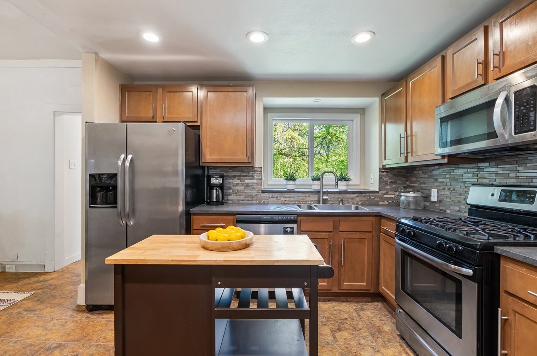 4744 Kincaid St, Pittsburgh PA 15224-1215 exterior