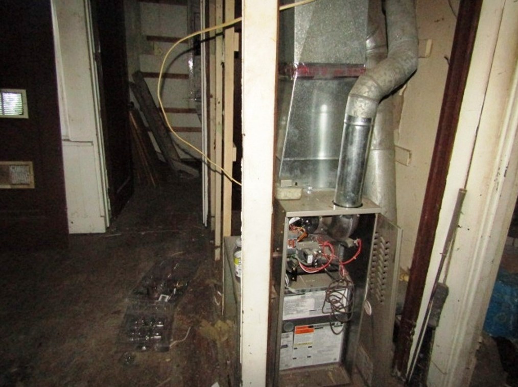 5725 Verona Rd, Verona PA  15147-3012 exterior