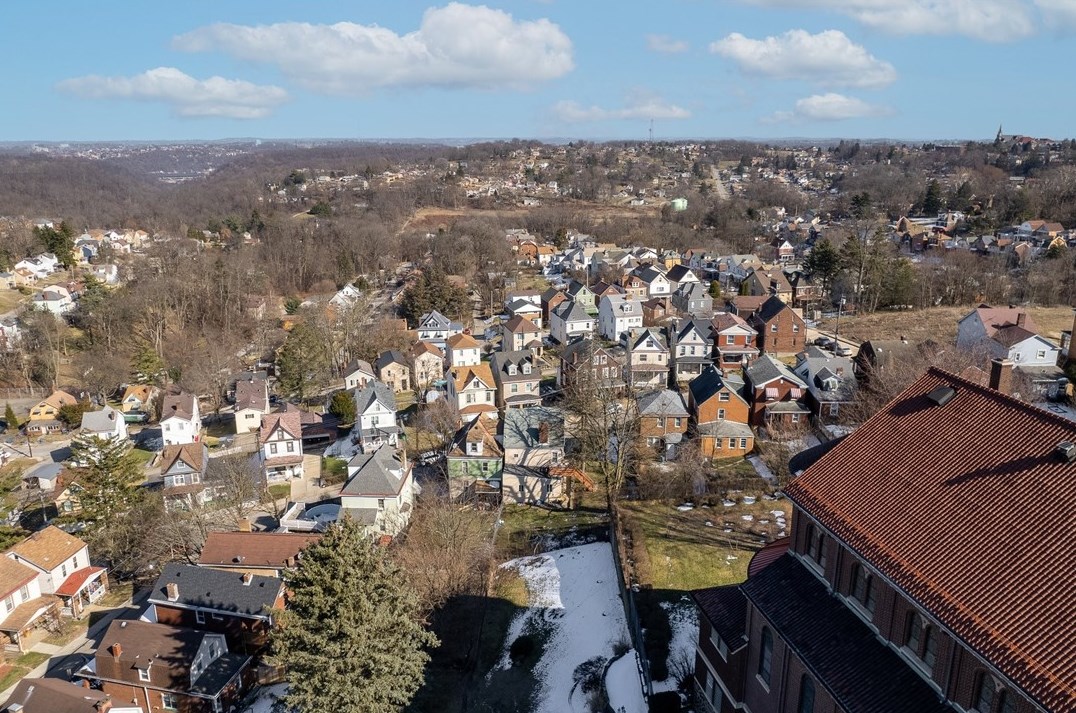 1726 Concordia St, Pittsburgh PA  15210-3934 exterior