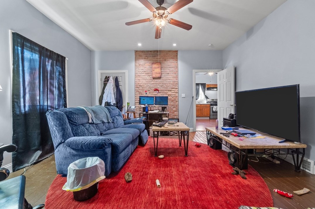 1726 Concordia St, Pittsburgh PA  15210-3934 exterior