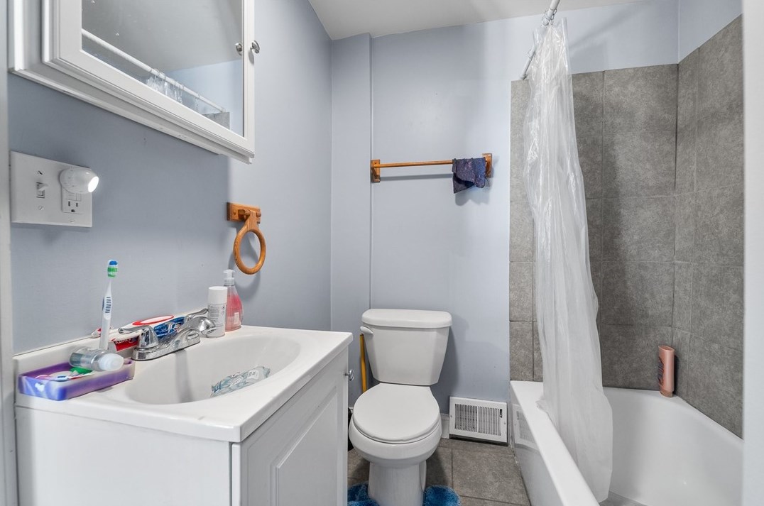 1726 Concordia St, Pittsburgh PA  15210-3934 exterior