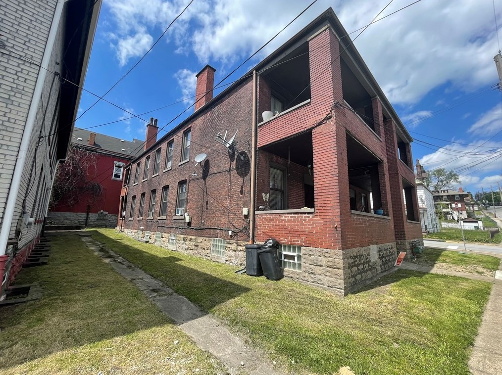 613 - 615 Grandview Ave, East Pgh, PA 15112