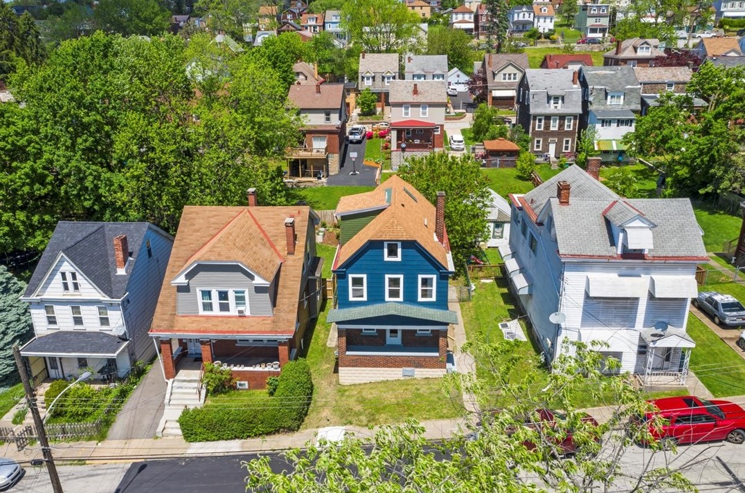 317 Anthony St, Pittsburgh PA 15210-2242 exterior