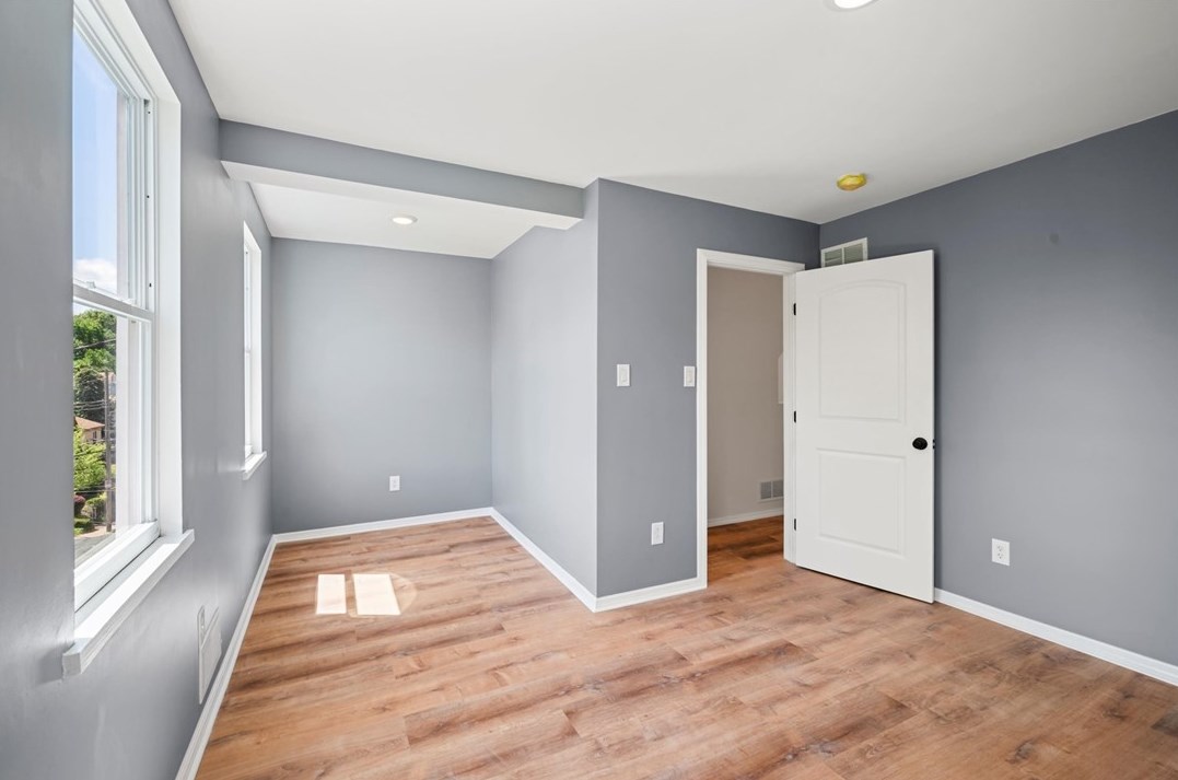 317 Anthony St, Pittsburgh PA 15210-2242 exterior