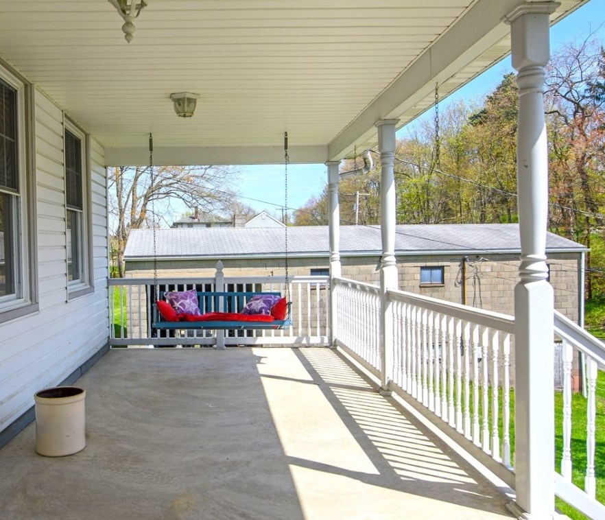 749 Evergreen Rd, Leechburg, PA 15656