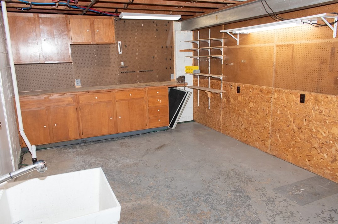 1348 Bechtel St, Monaca PA 15061-1112 exterior