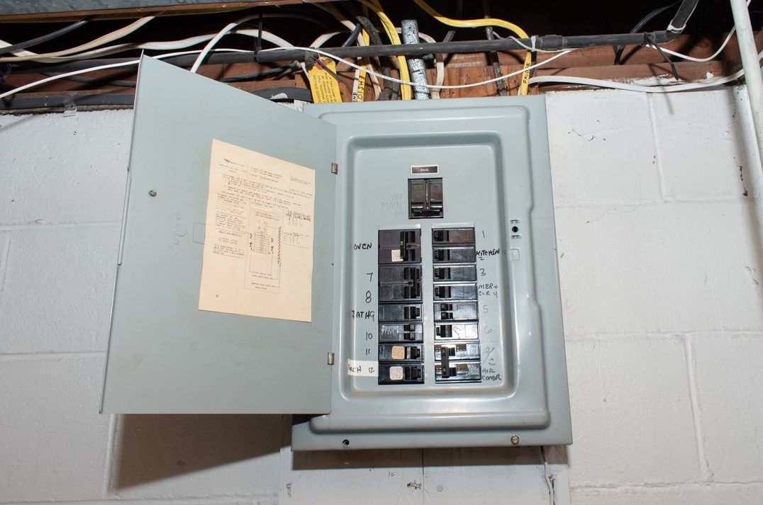 1348 Bechtel St, Monaca PA 15061-1112 exterior