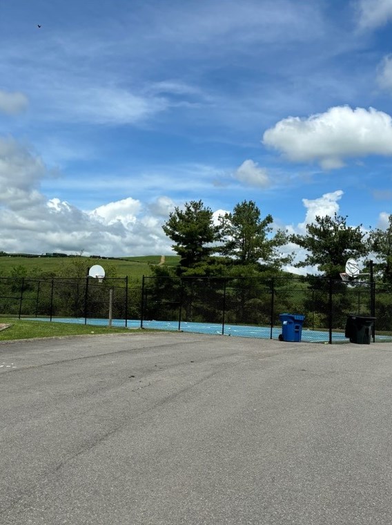 147 Castle Rd, Washington PA 15301-6008 exterior