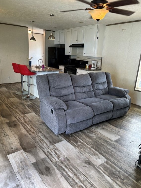 147 Castle Rd, Washington PA 15301-6008 exterior