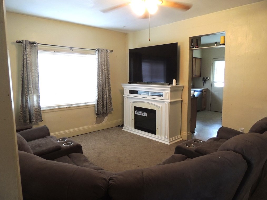 206 Meadowview Dr, Latrobe PA  15650-5145 exterior