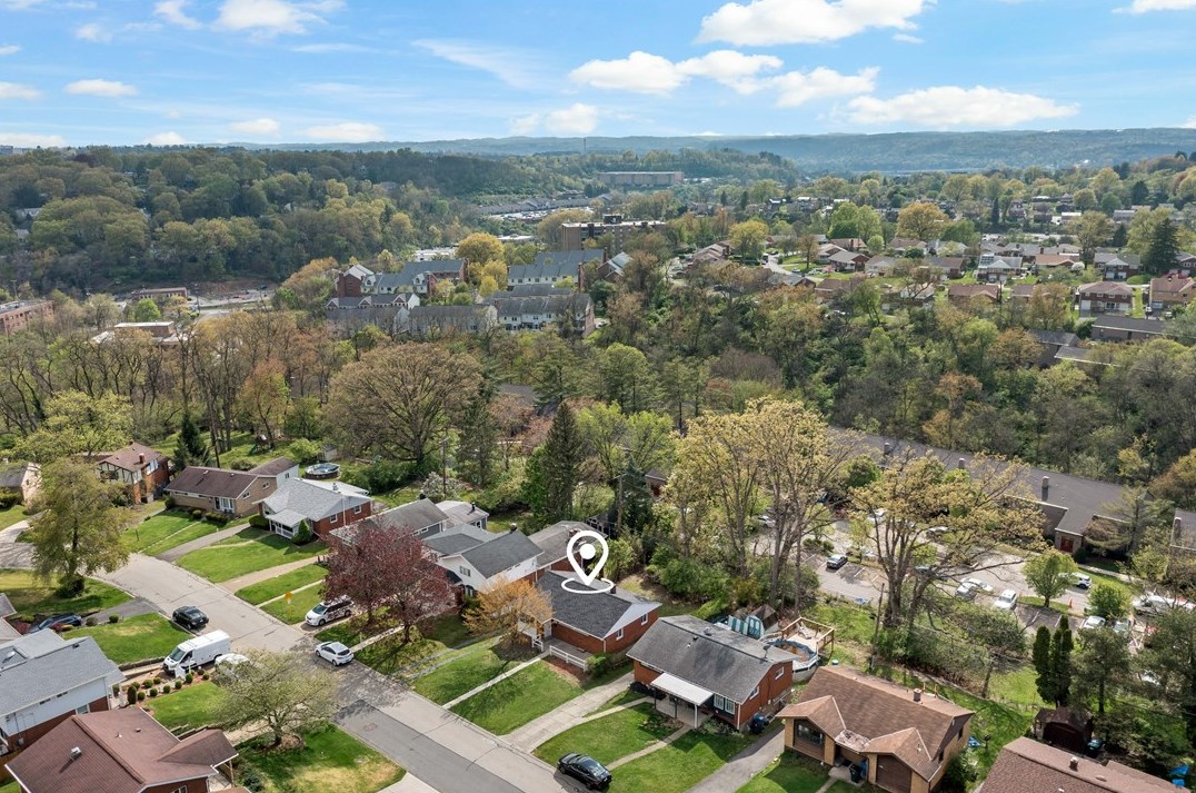 330 Cherrydell Dr, Pittsburgh PA 15220-1906 exterior