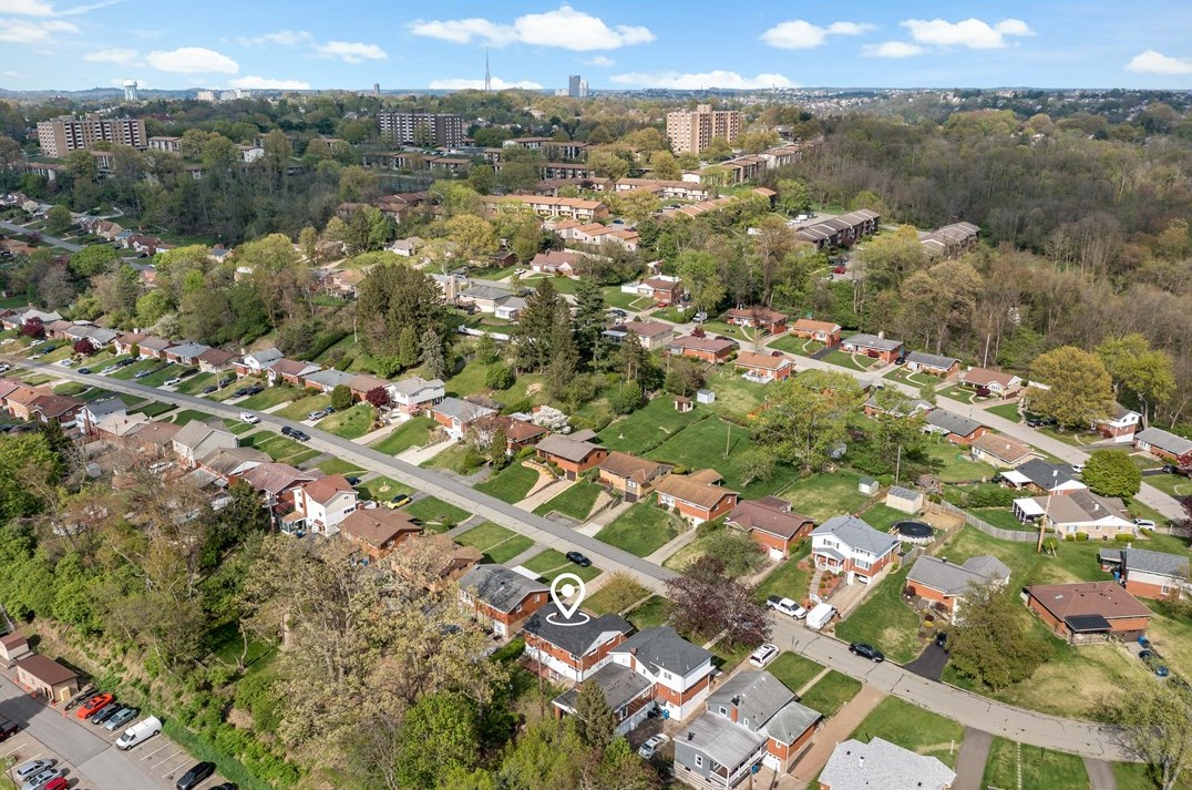 330 Cherrydell Dr, Pittsburgh PA 15220-1906 exterior