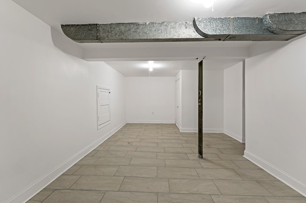 330 Cherrydell Dr, Pittsburgh PA 15220-1906 exterior