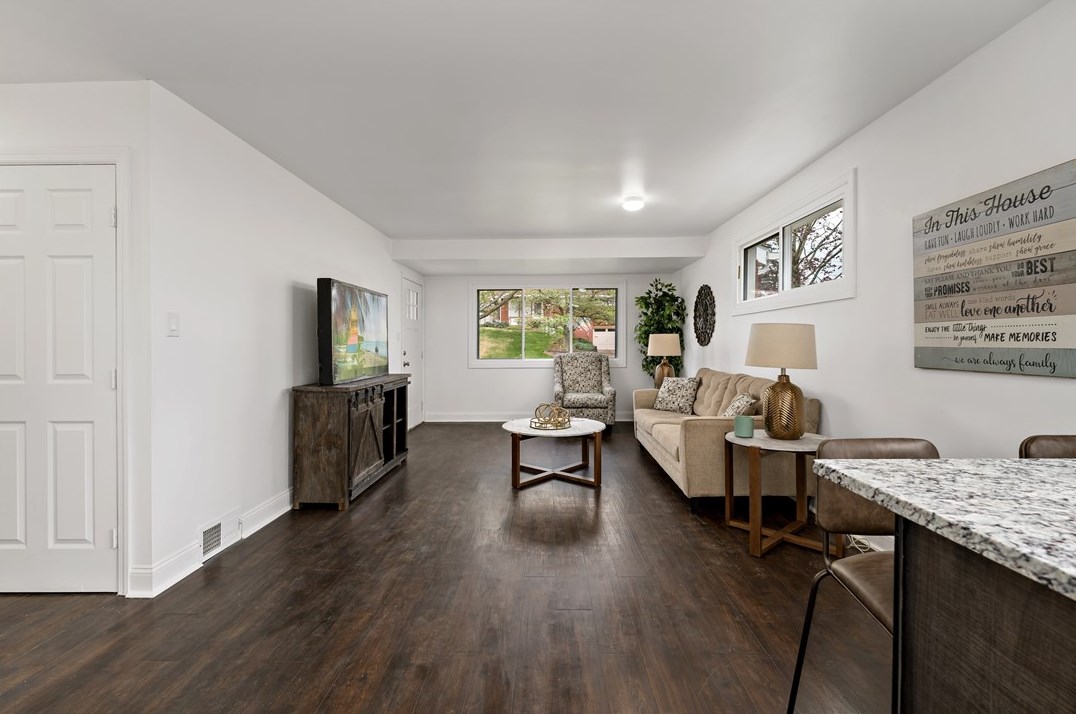 330 Cherrydell Dr, Pittsburgh PA 15220-1906 exterior