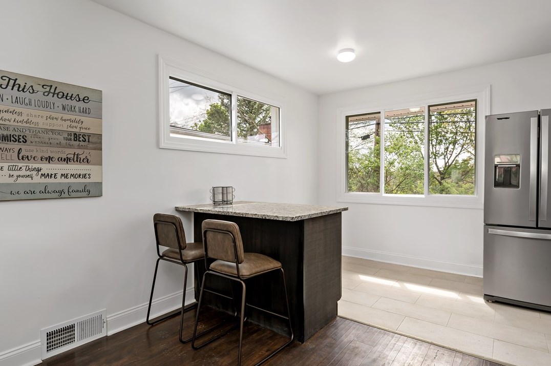 330 Cherrydell Dr, Pittsburgh PA 15220-1906 exterior