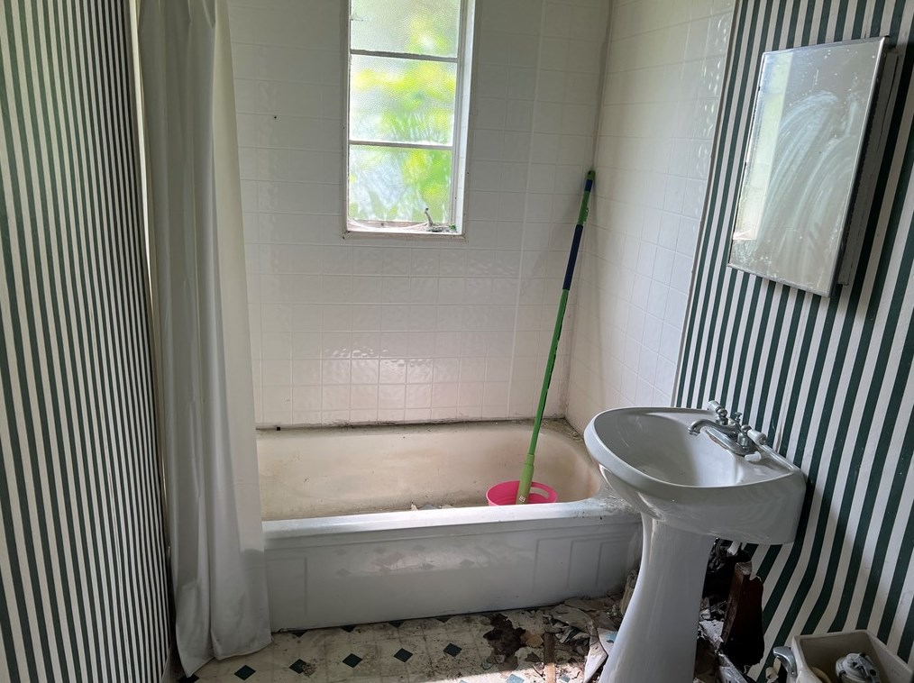 1425 Washington Blvd, Mckeesport PA  15133-3711 exterior