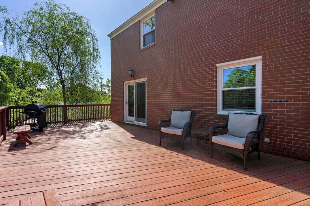 331 Gdn Rd, Pittsburgh PA 15227-3105 exterior