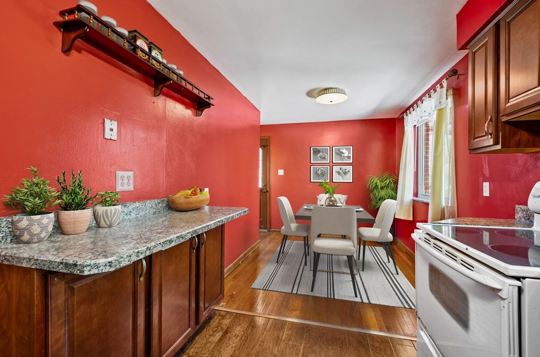 130 General Braddock Dr, Rankin PA 15104-2703 exterior