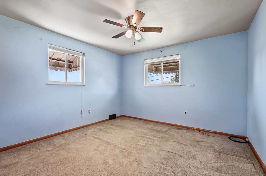 130 General Braddock Dr, Rankin PA 15104-2703 exterior