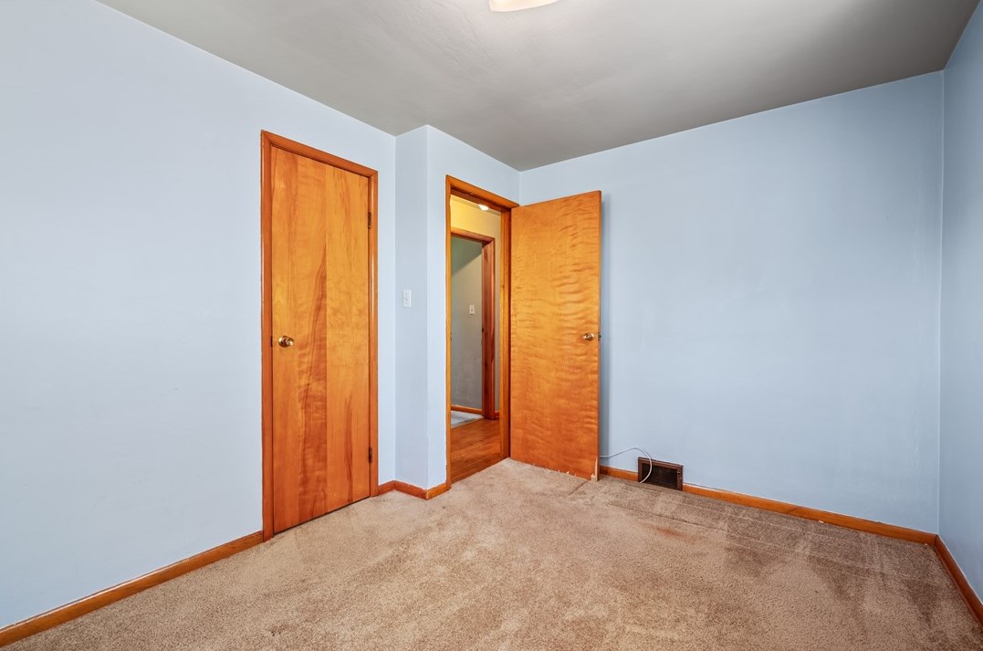 130 General Braddock Dr, Rankin PA 15104-2703 exterior