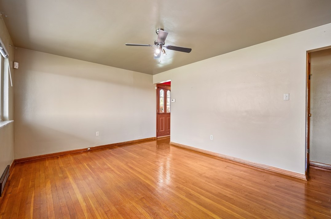 130 General Braddock Dr, Rankin PA 15104-2703 exterior