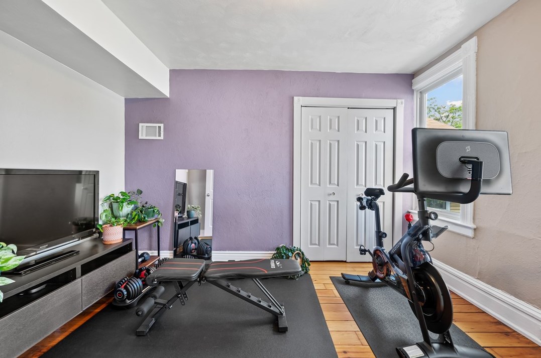 6731 Reynolds St, Pittsburgh PA  15206-4511 exterior