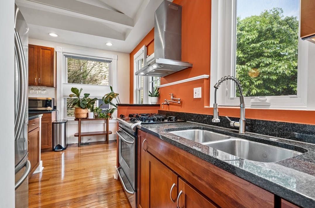 6731 Reynolds St, Pittsburgh PA  15206-4511 exterior