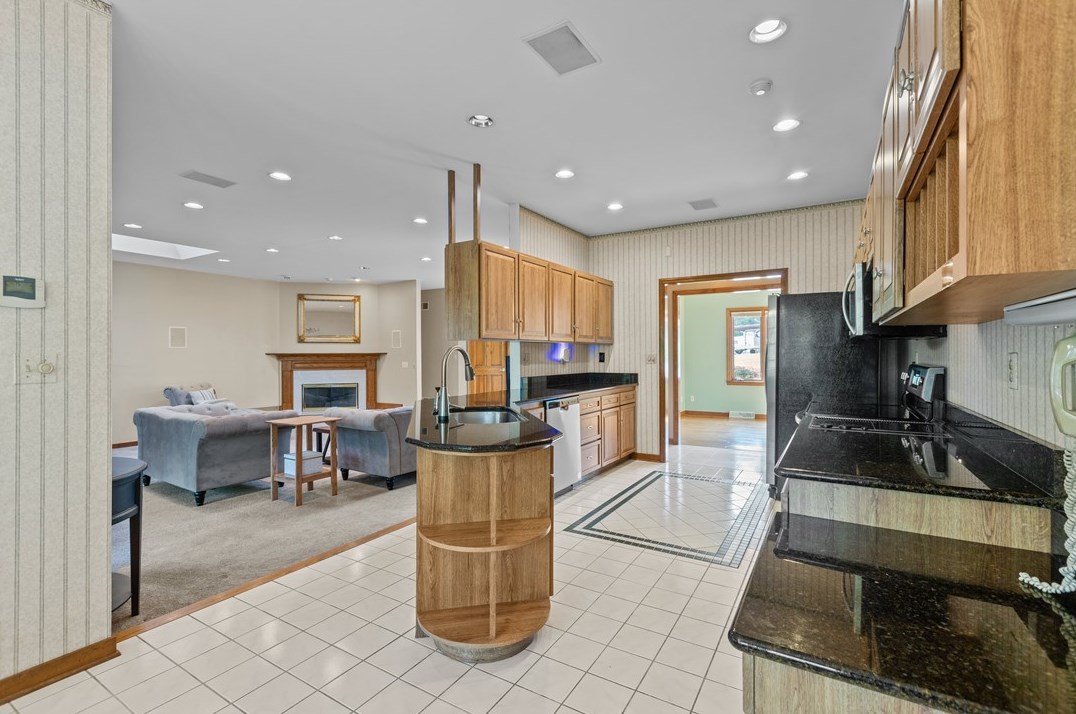 126 Crestview Mnr, Monongahela PA 15063-1102 exterior