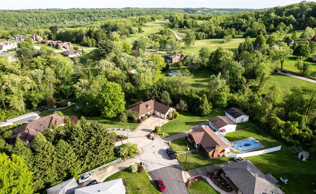 126 Crestview Mnr, Monongahela PA 15063-1102 exterior