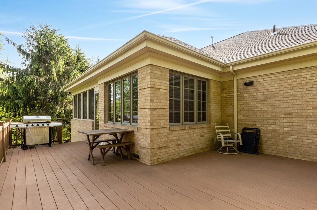 126 Crestview Mnr, Monongahela PA 15063-1102 exterior