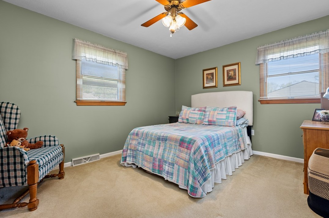 5137 Leroy Dr, Gibsonia PA 15044-8102 exterior