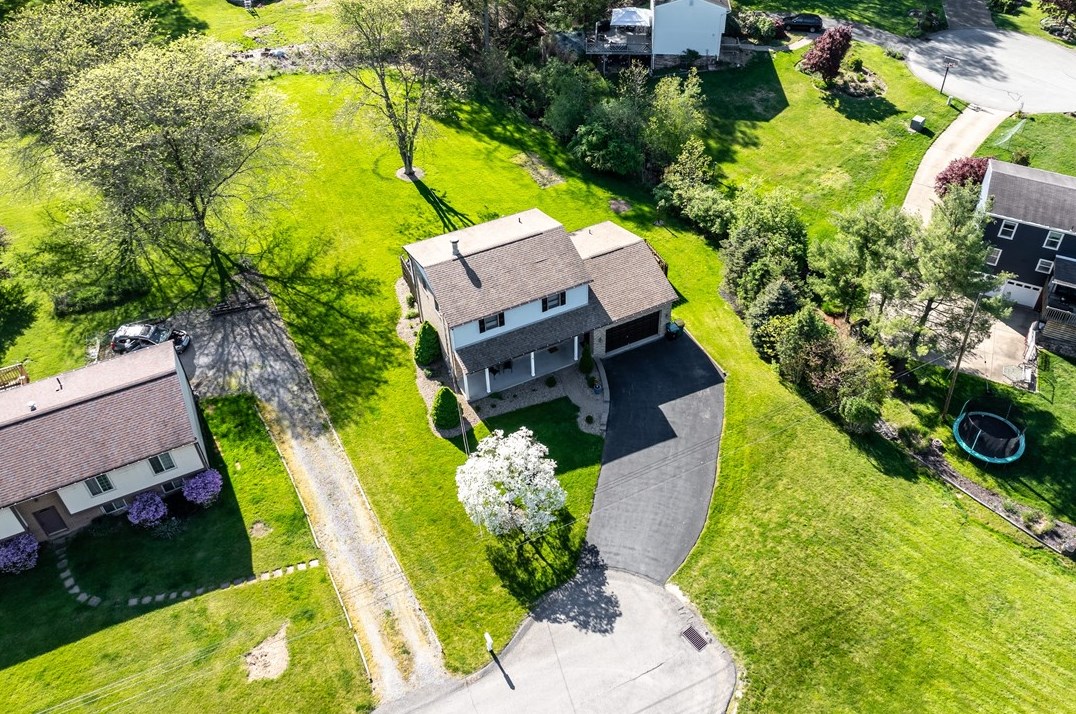 5137 Leroy Dr, Gibsonia PA 15044-8102 exterior