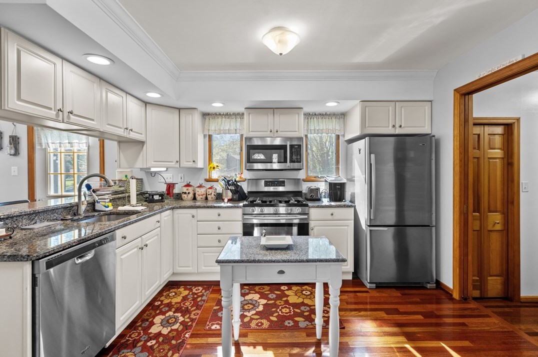 5137 Leroy Dr, Gibsonia PA 15044-8102 exterior