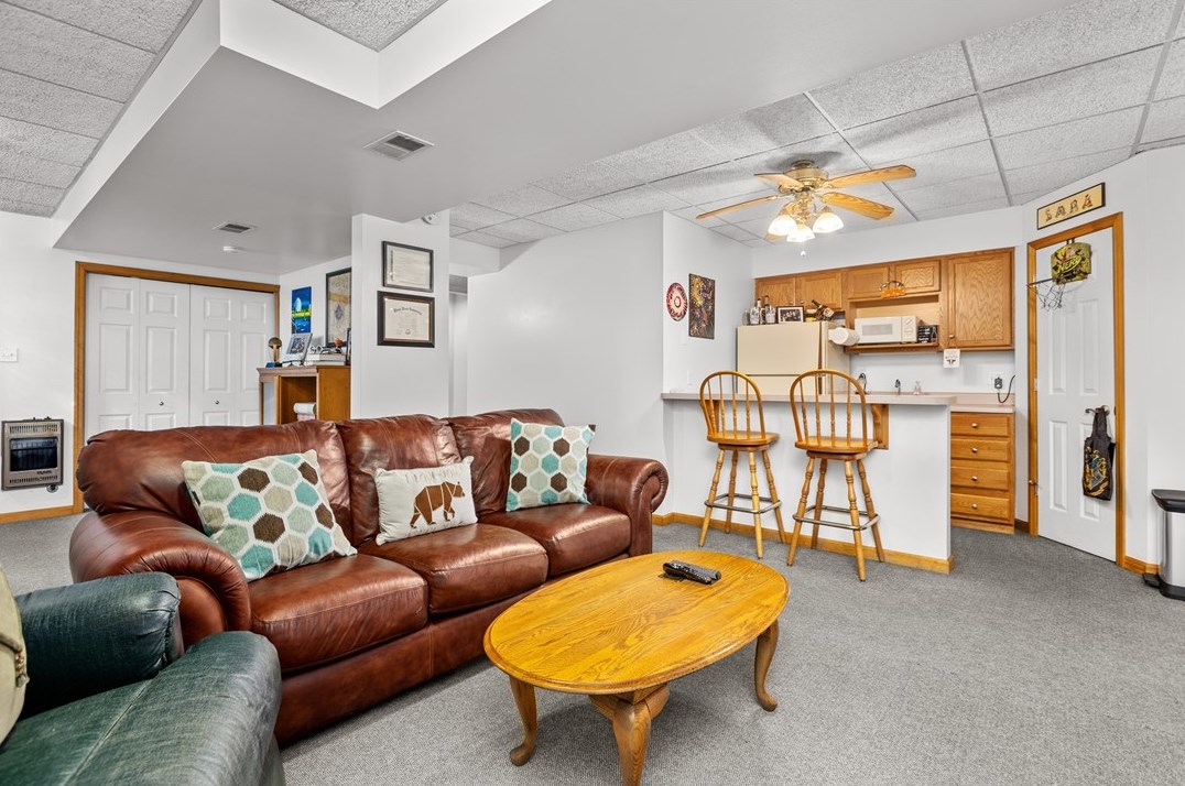 5137 Leroy Dr, Gibsonia PA 15044-8102 exterior