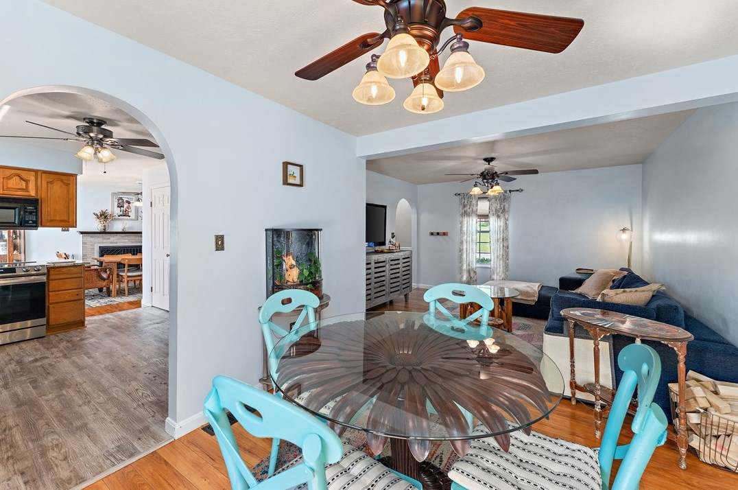 3504 Fox Chase Dr, Imperial PA  15126-9604 exterior