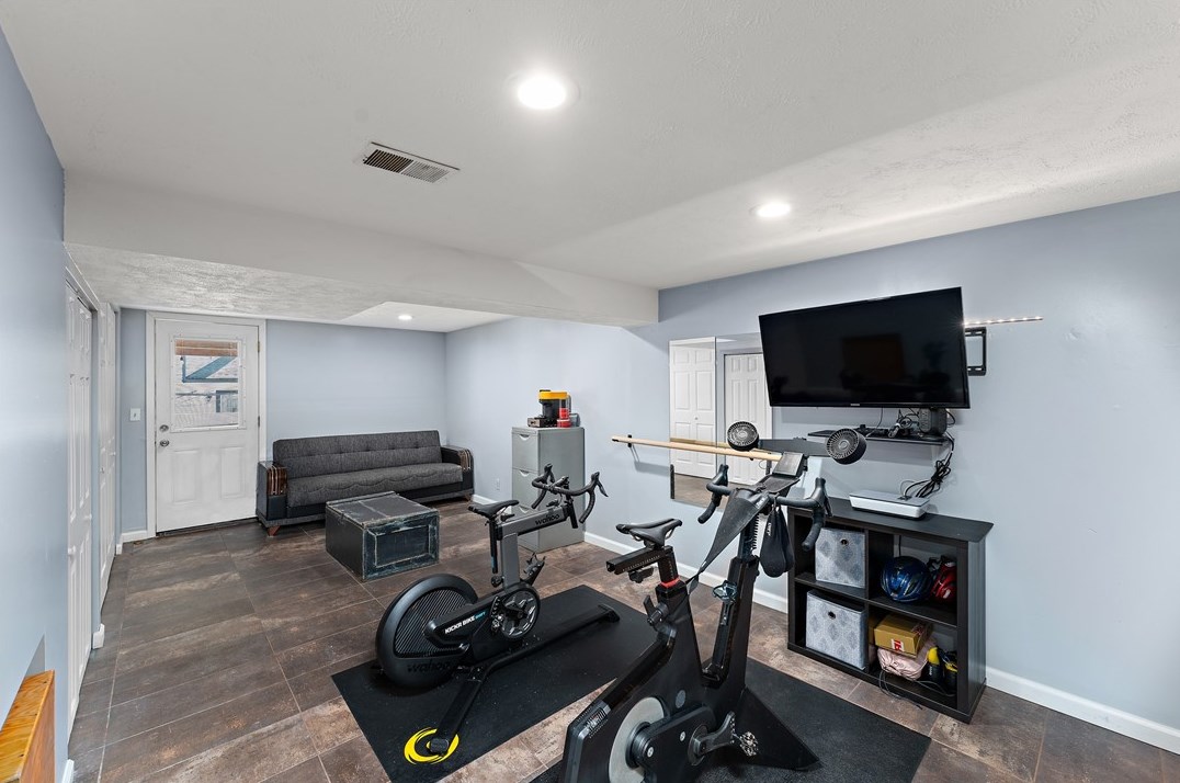 3504 Fox Chase Dr, Imperial PA  15126-9604 exterior