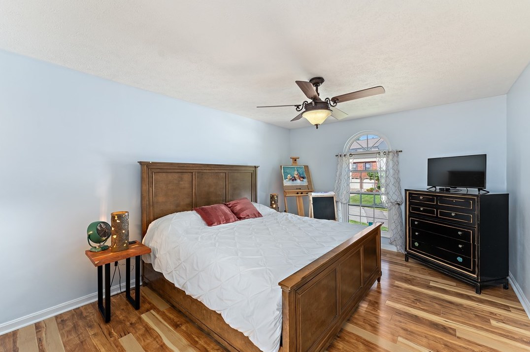 3504 Fox Chase Dr, Imperial PA  15126-9604 exterior