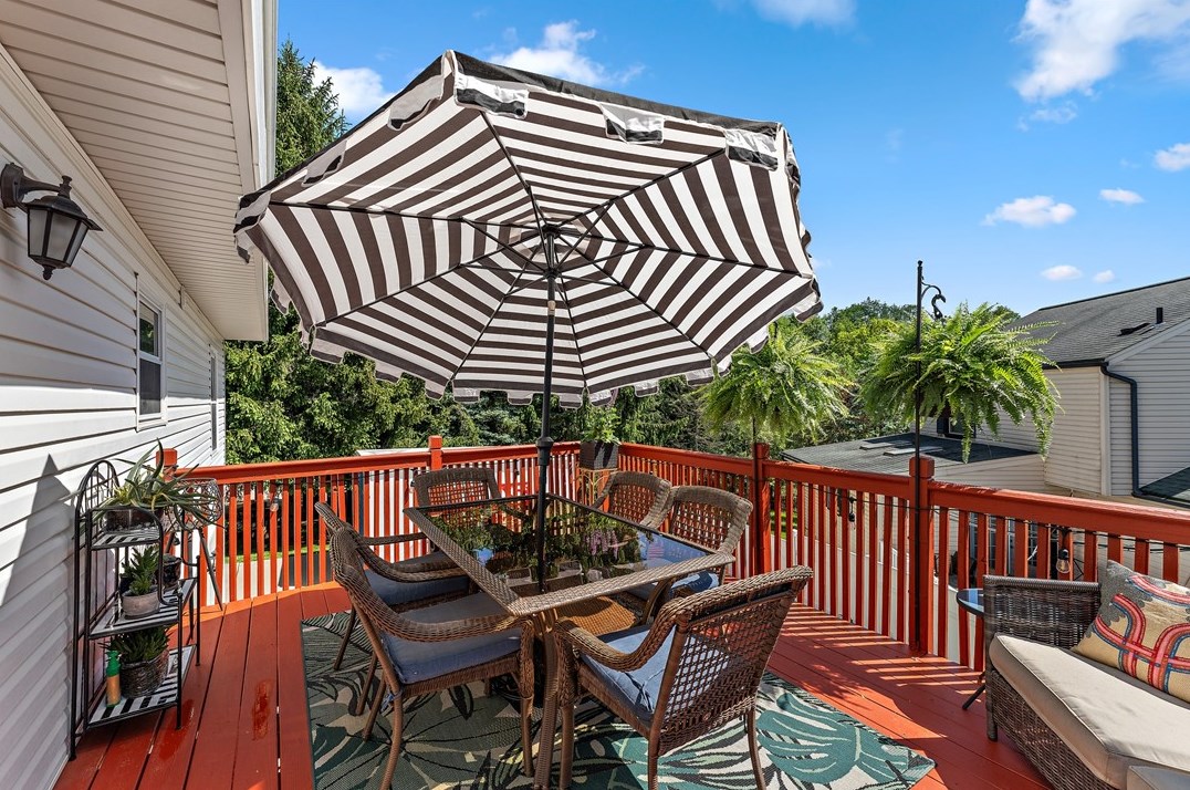 3504 Fox Chase Dr, Imperial PA  15126-9604 exterior